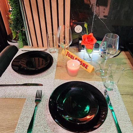Jungle House Avec Jacuzzi A 10 Min De Disneyland -Taille Chambre- Conde-Sainte-Libiaire Eksteriør bilde