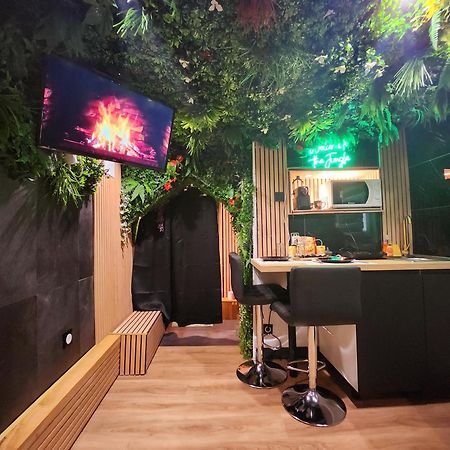 Jungle House Avec Jacuzzi A 10 Min De Disneyland -Taille Chambre- Conde-Sainte-Libiaire Eksteriør bilde