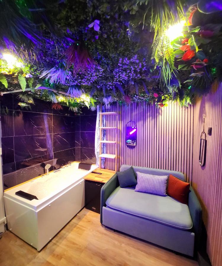 Jungle House Avec Jacuzzi A 10 Min De Disneyland -Taille Chambre- Conde-Sainte-Libiaire Eksteriør bilde