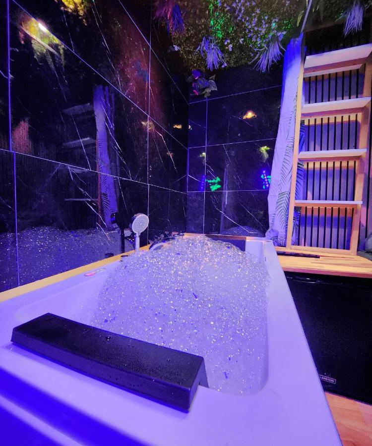 Jungle House Avec Jacuzzi A 10 Min De Disneyland -Taille Chambre- Conde-Sainte-Libiaire Eksteriør bilde