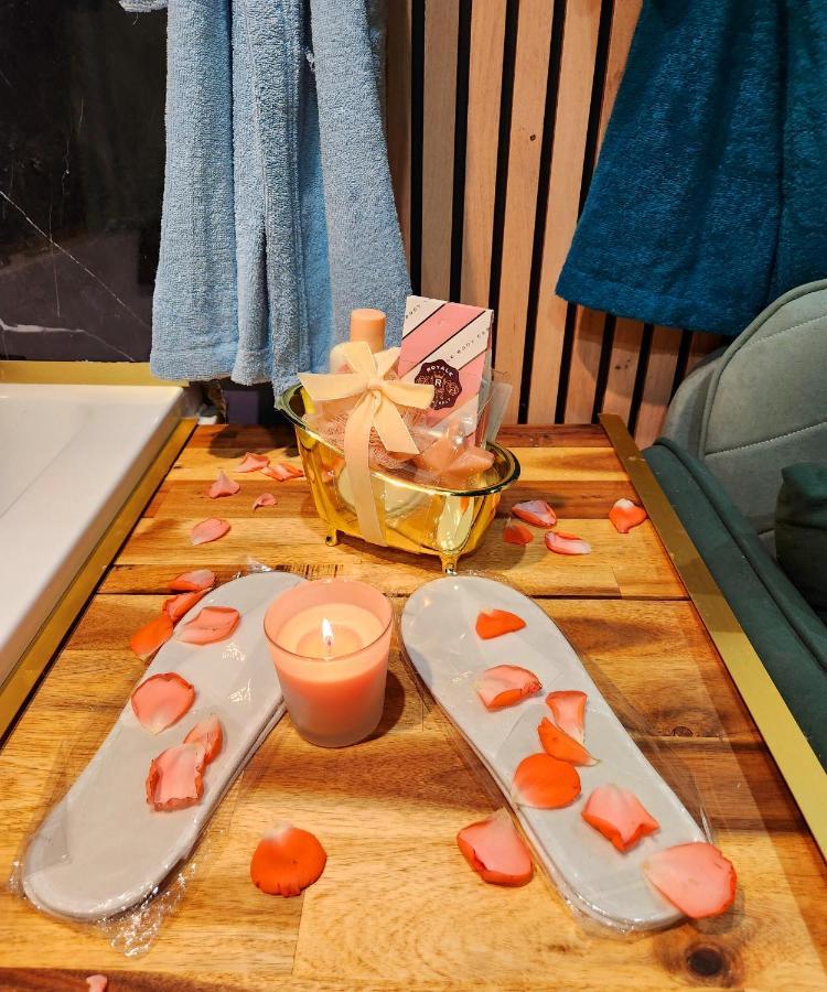Jungle House Avec Jacuzzi A 10 Min De Disneyland -Taille Chambre- Conde-Sainte-Libiaire Eksteriør bilde