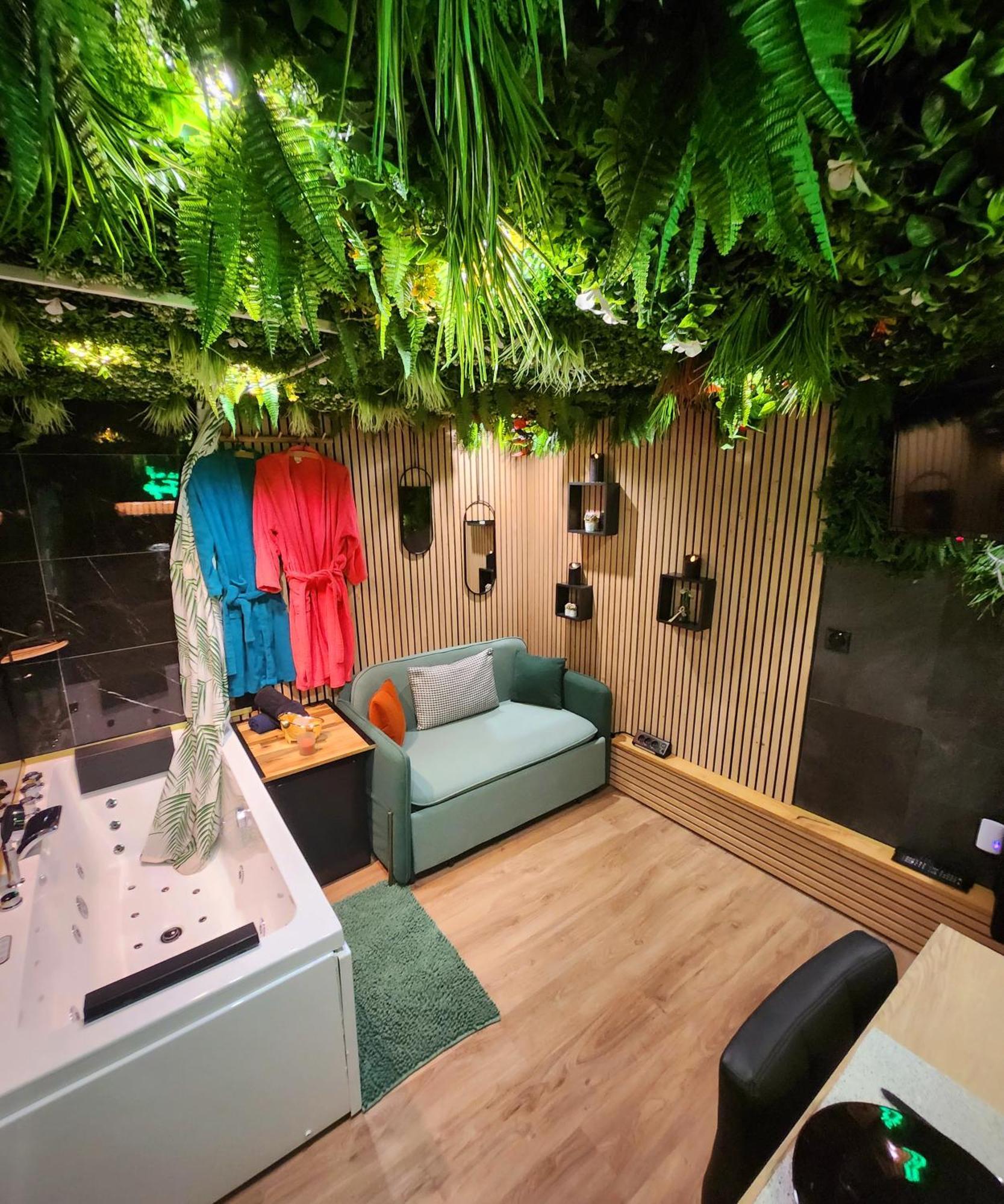 Jungle House Avec Jacuzzi A 10 Min De Disneyland -Taille Chambre- Conde-Sainte-Libiaire Eksteriør bilde
